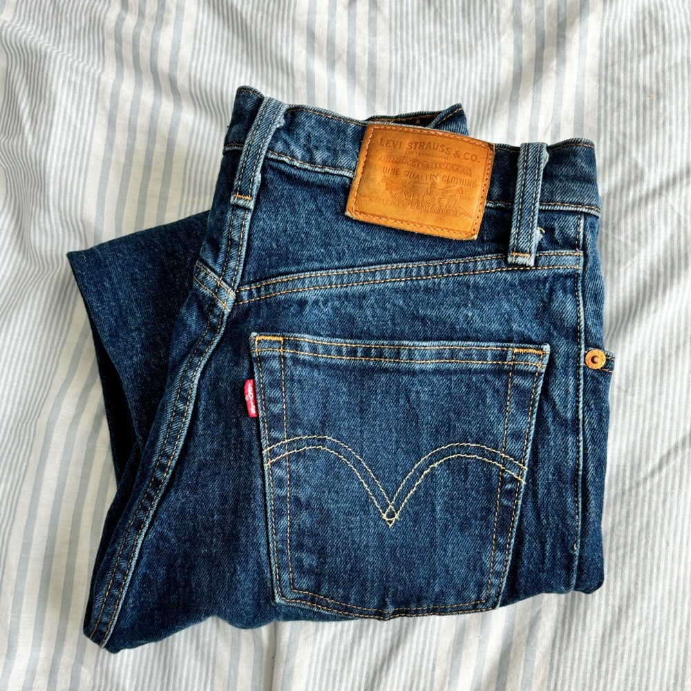 Dark Wash Levi’s High Rise Straight Leg Ribcage Jeans